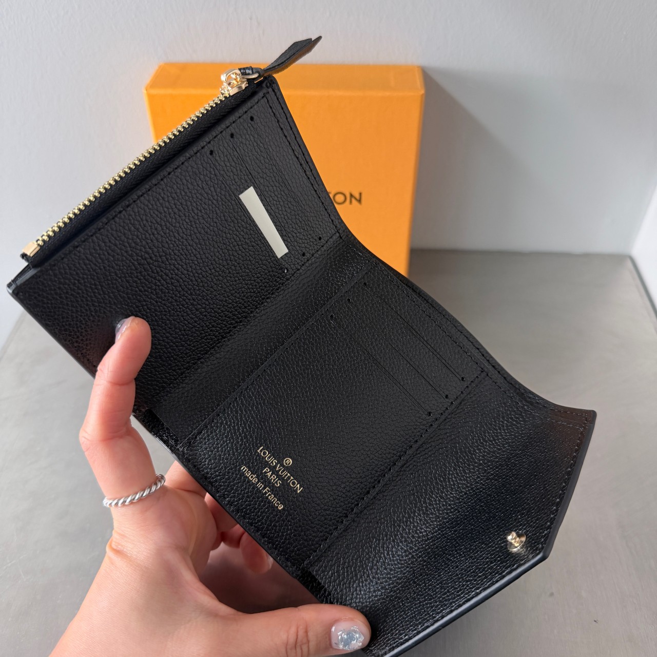 루이비통  빅토린 월릿 앙프렝뜨