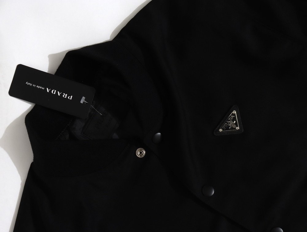 2026 S/S 프라다  바시티 커플 자켓