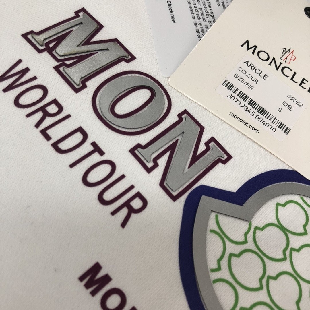 몽클레어 네온 레터링 맨투맨