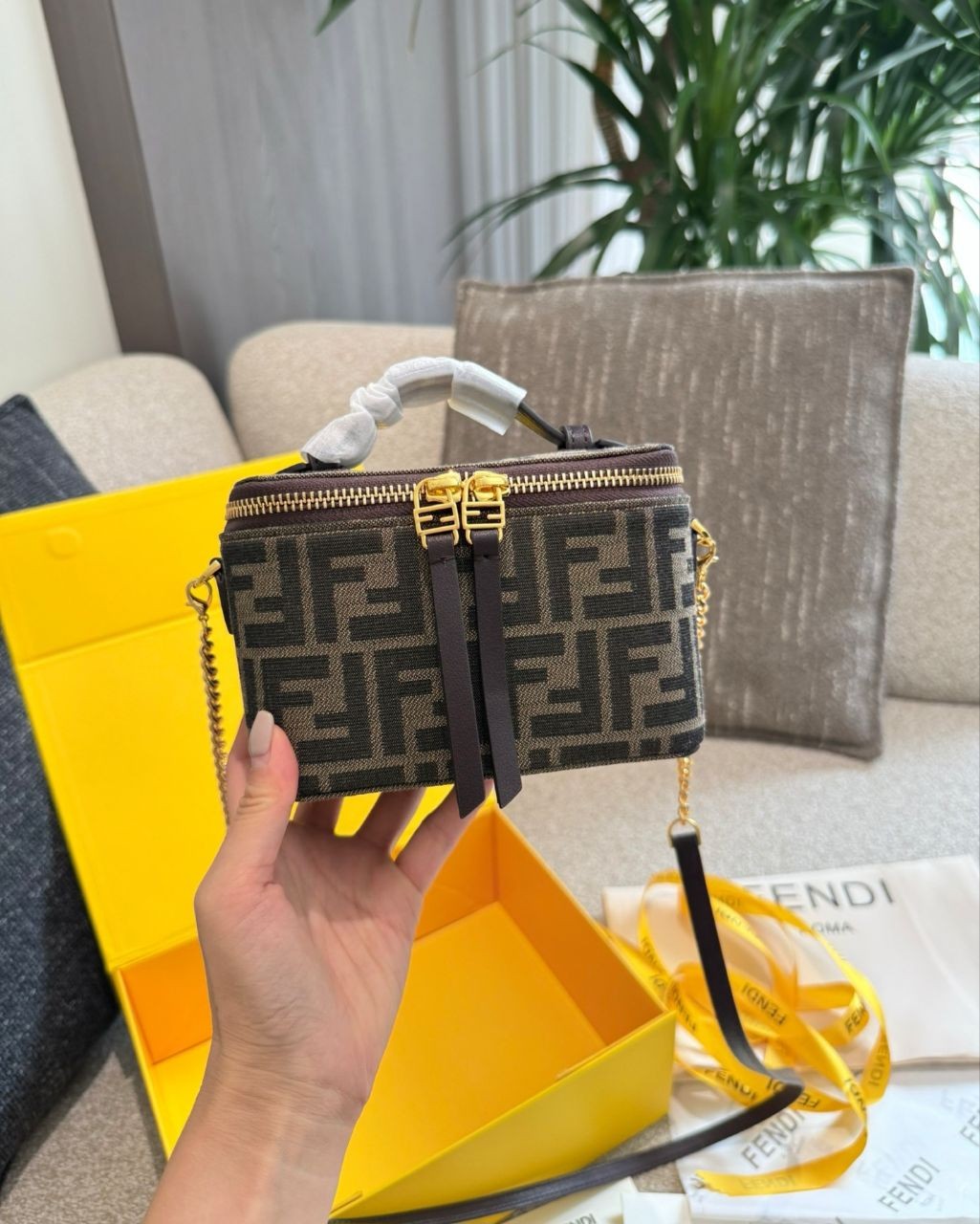 펜디 배니티 FF 패턴 탑 핸들 미니 백