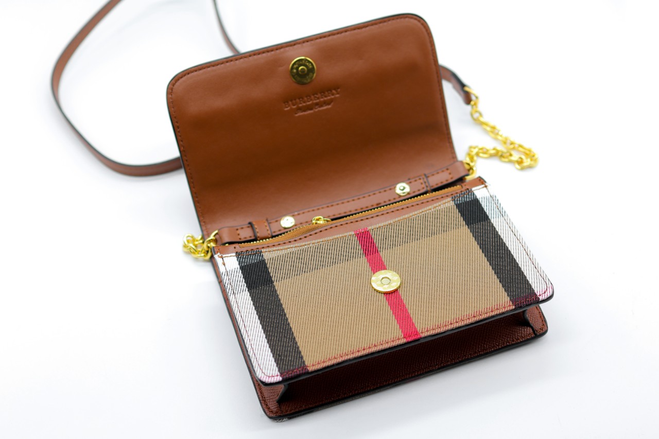 버버리 햄프셔 체인 미니 크로스백 (매장판)