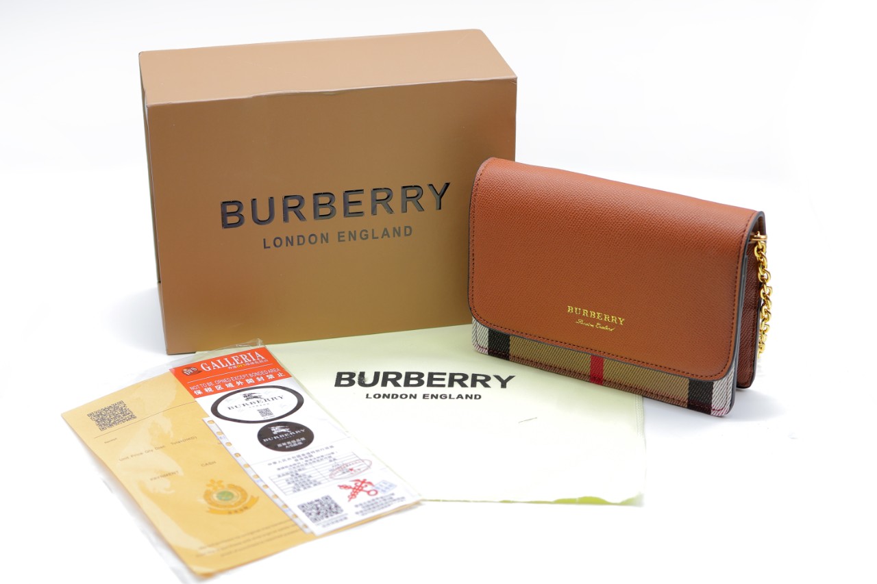 버버리 햄프셔 체인 미니 크로스백 (매장판)