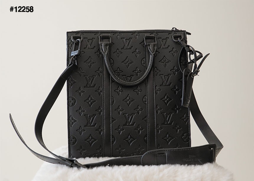 [LOUIS VUITTON] 루이비통 앙프렝뜨 삭플라 크로스백